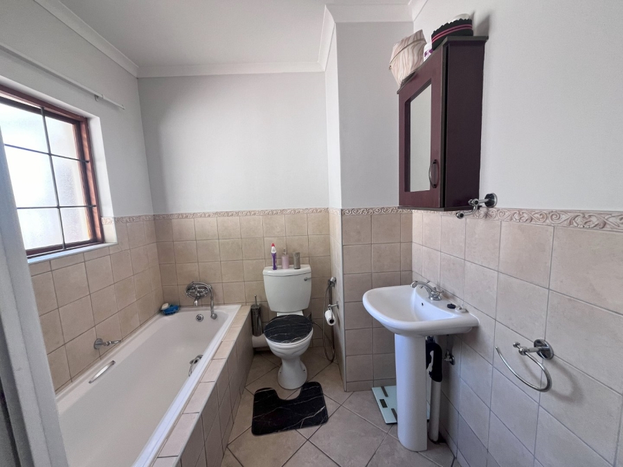 3 Bedroom Property for Sale in Hillside Free State